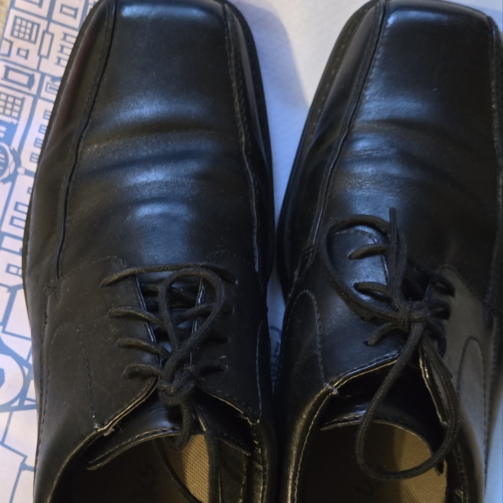 Clarks leather dress shoes